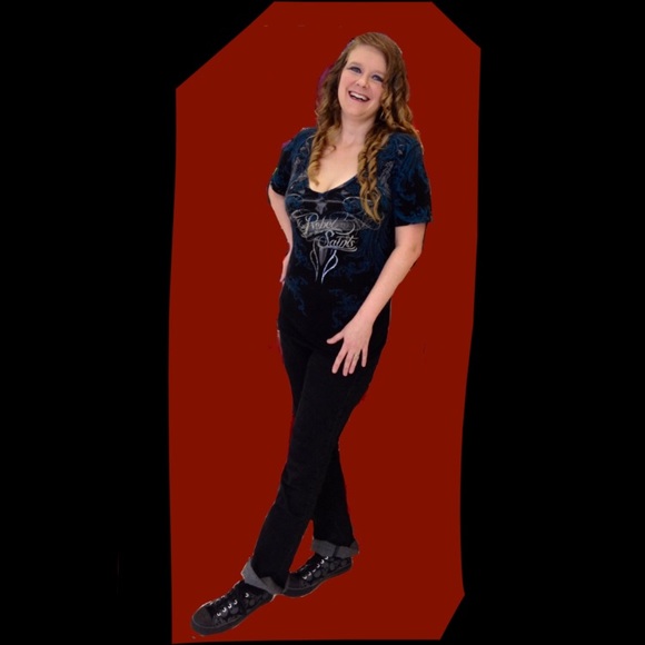 Meet Your Posher! A few pics showing my style. - Picture 7 of 8